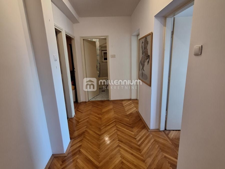 Crikvenica, 3-sobni stan, terasa, vrt