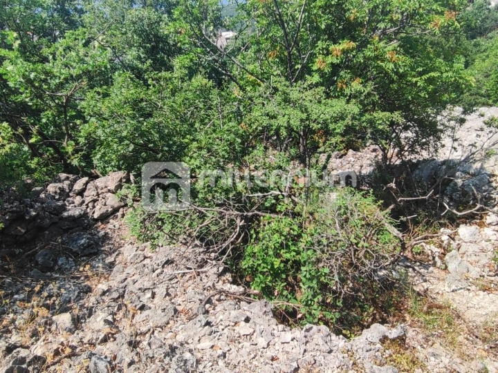 Kostrena, 900m2, odličan građevinski teren za obiteljsku kuću