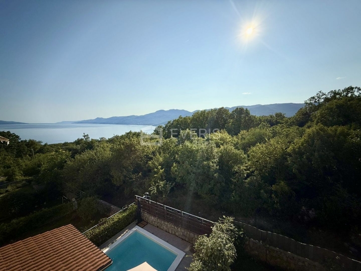 Rijeka, Martinkovac, dva stana 80 m2 i 59m2