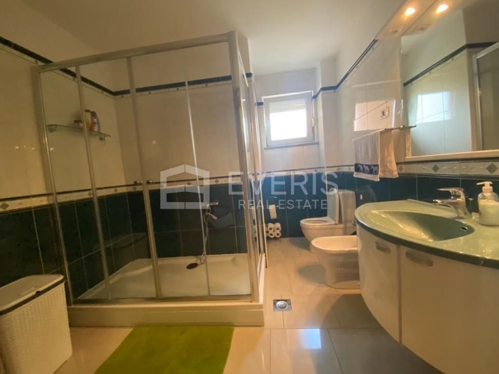 Kastav, Rešetari, stan 133 m2, 3S+DB