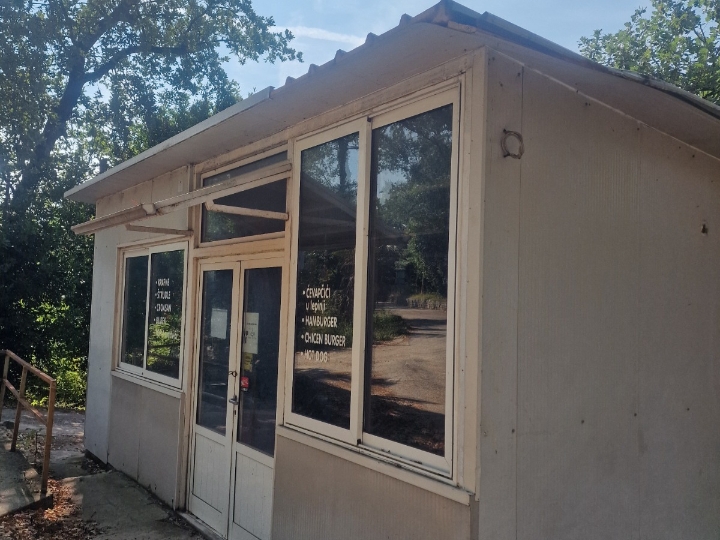 Montažni kiosk od panela 40 m2