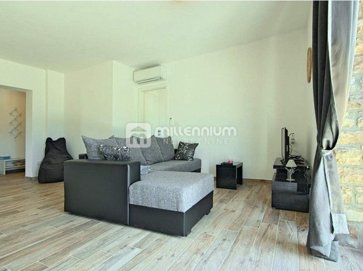 Istra, okolica Buja, 260m2, adaptirana kamena kuća