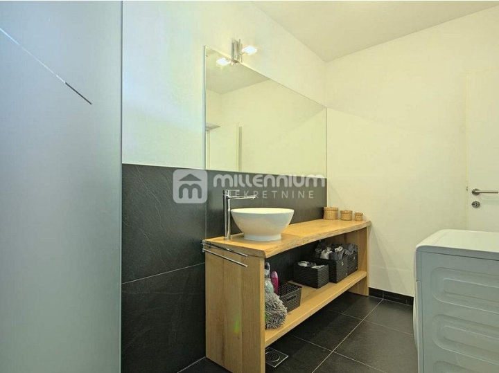 Istra, okolica Buja, 260m2, adaptirana kamena kuća