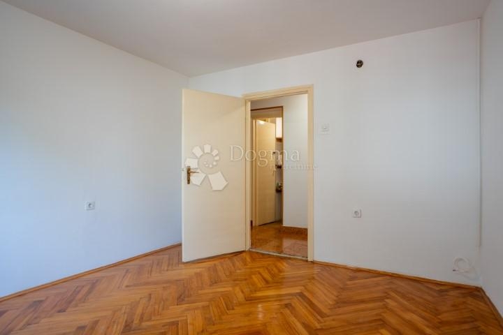 Turnić 48.75m2 2skl drugi kat odmah useljivo,PRILIKA!!