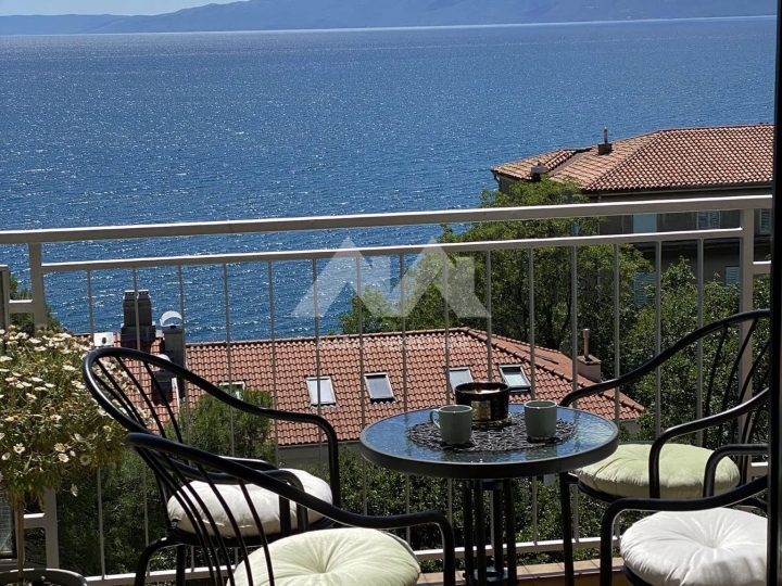 Pećine, predivan stan s pogledom na more