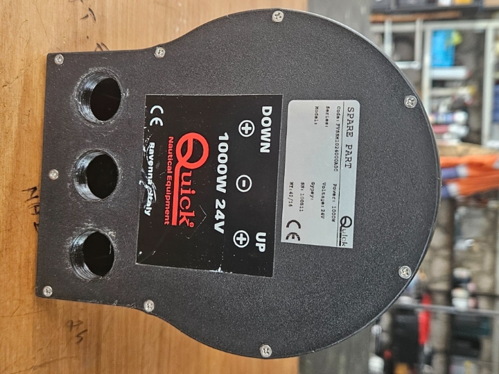 Quick 1000W motor  12V sidreni vinč