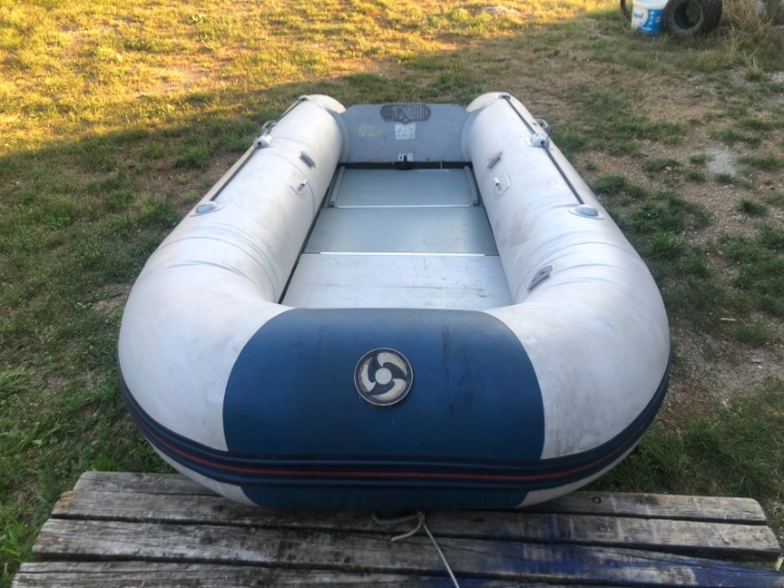 Gumenjak Yamaha 3,8 m dužine