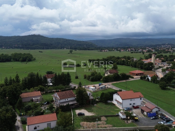 Podhum, građevinsko zemljište, 1.395 m2