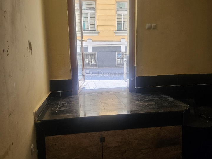 Poslovni prostor - centar grada