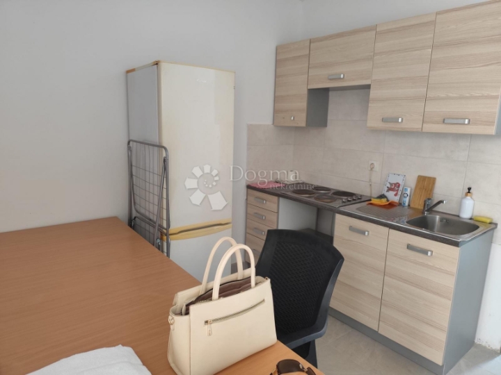 Apartman u Dramlju  - balkon 16m2/okućnica 98 m2