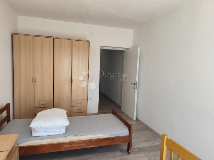 Apartman u Dramlju  - balkon 16m2/okućnica 98 m2