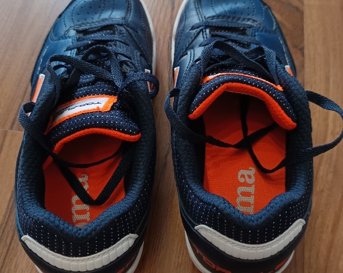 Tenisice Joma broj 34.