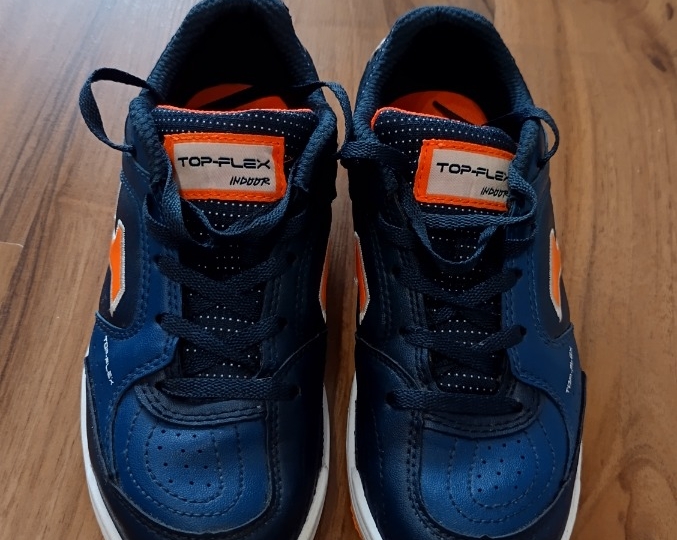 Tenisice Joma broj 34.