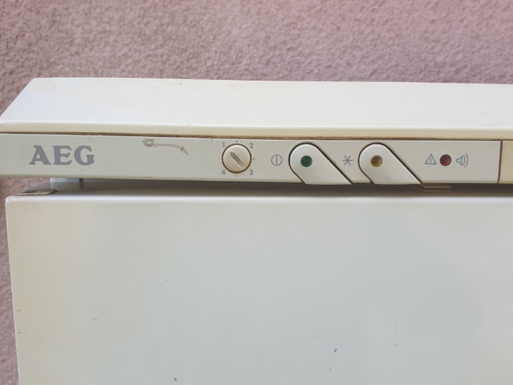 AEG ladičar 6 ladica
