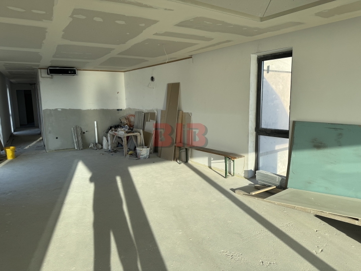 Kostrena, penthouse sa garažom u urbanoj vili