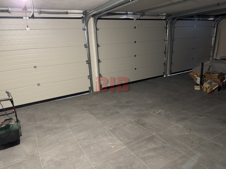 Kostrena, penthouse sa garažom u urbanoj vili