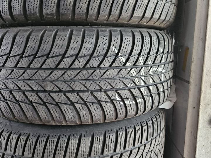 Zim. gume i felge Audi A5 225 50R17