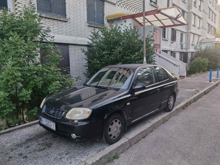 Hyundai Accent 1.6 GT, plin