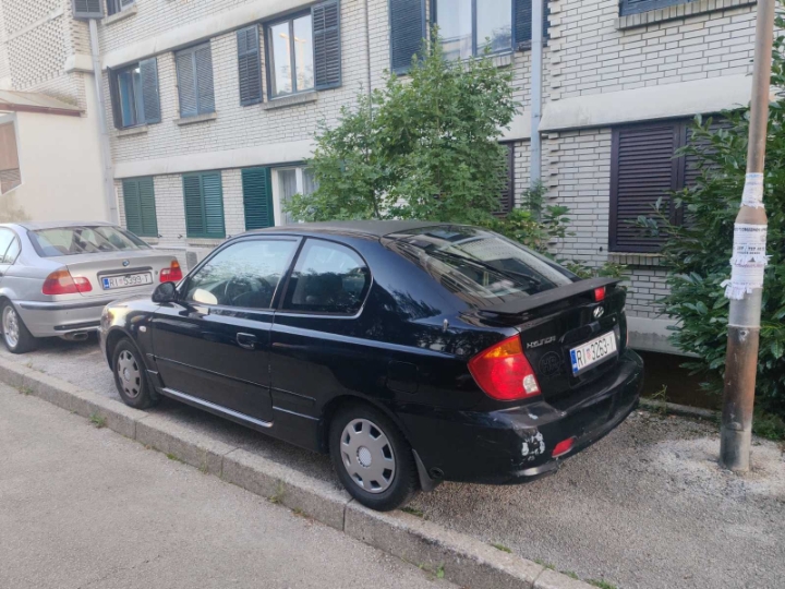Hyundai Accent 1.6 GT, plin