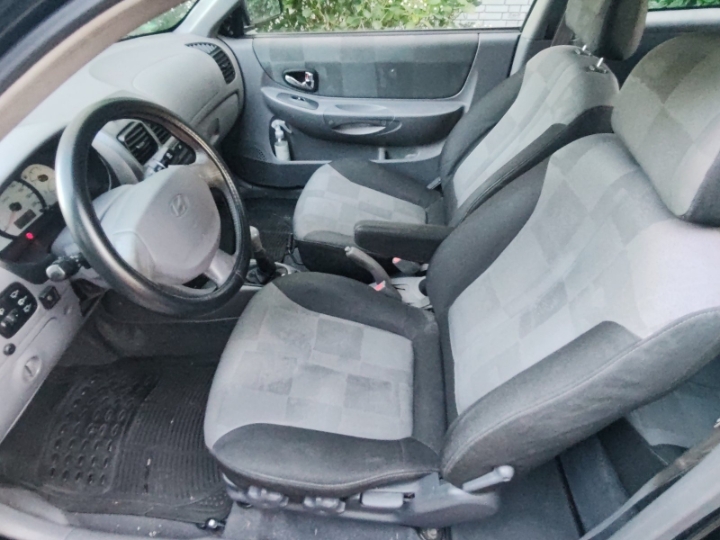 Hyundai Accent 1.6 GT, plin