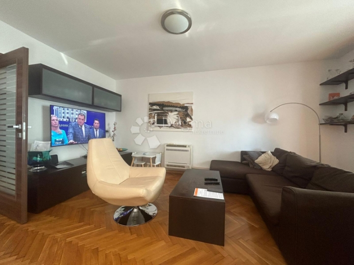 Dvoetažni stan u Fažani, 400 m od mora – 65 m² + galerija 28 m²