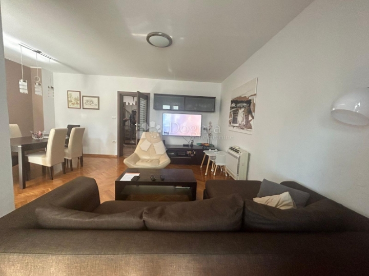 Dvoetažni stan u Fažani, 400 m od mora – 65 m² + galerija 28 m²
