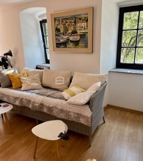 Opatija, Ika, stan 60m2 prvi red do mora!