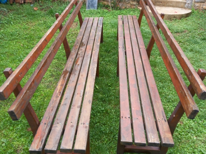 Vrtni stol za klupama