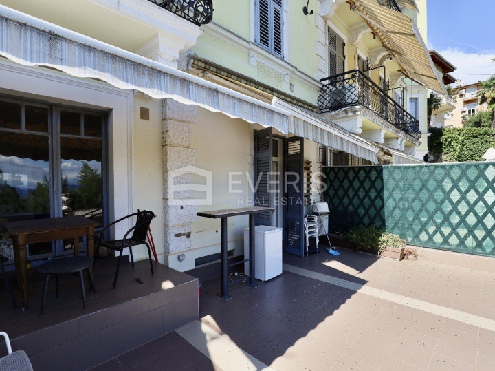 Opatija, centar, stan 100m od mora
