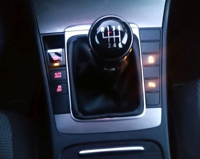 VW Passat B7 2.0 TDI, HR, odličan!