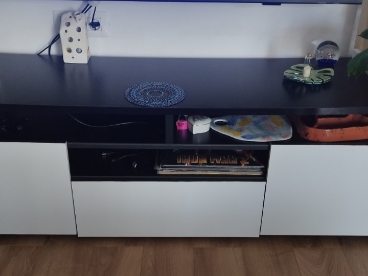 Tv komoda