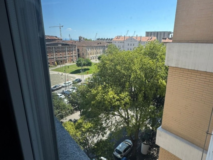 Iznajmljujem stan u centru Ri, 58m2