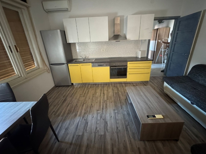 Iznajmljujem stan u centru Ri, 58m2