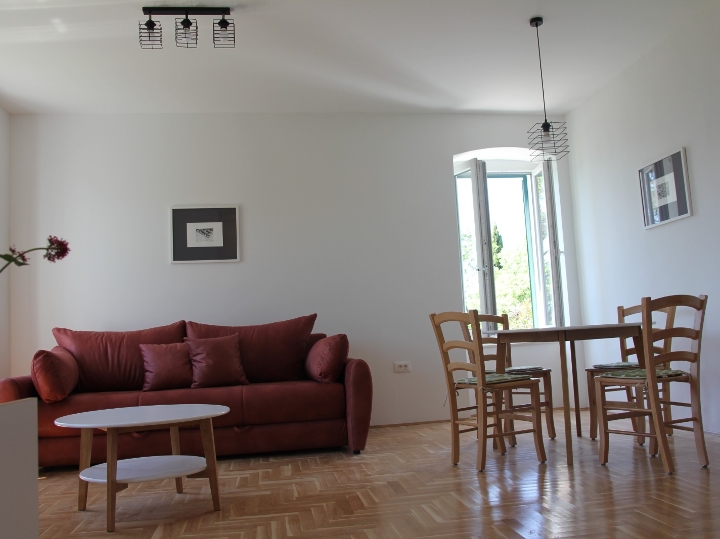 Kantrida, 56m2, kod stadiona, zgrada od 5 stanova, obnovljeno 2024g.