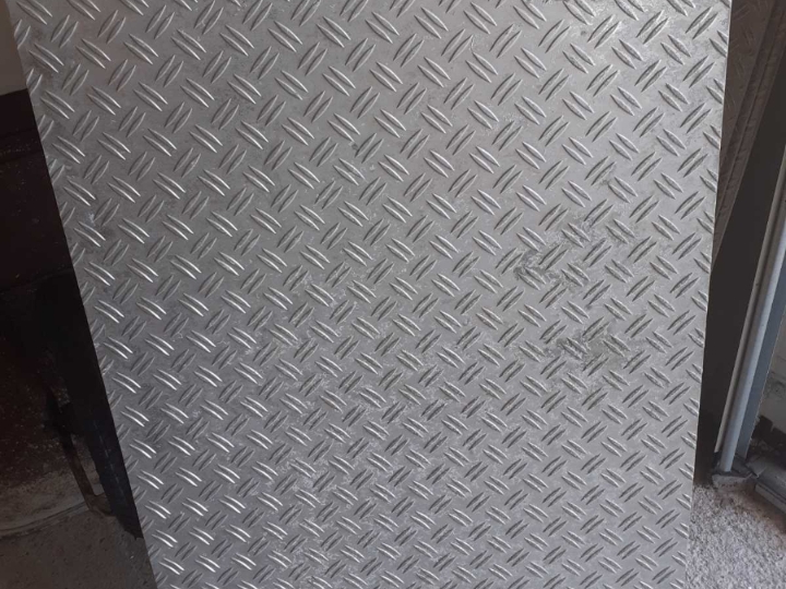 Aluminijski rebrasti lim 