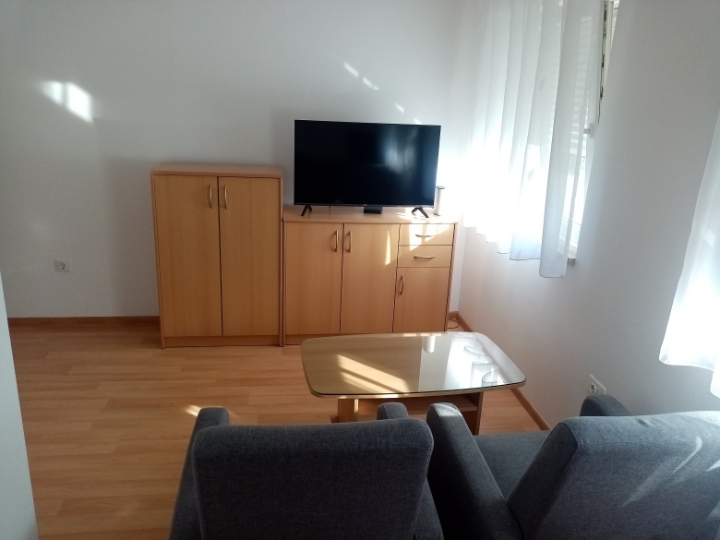 Stan 40 m2, Podmurvice