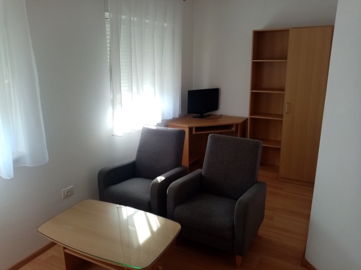 Stan 40 m2, Podmurvice