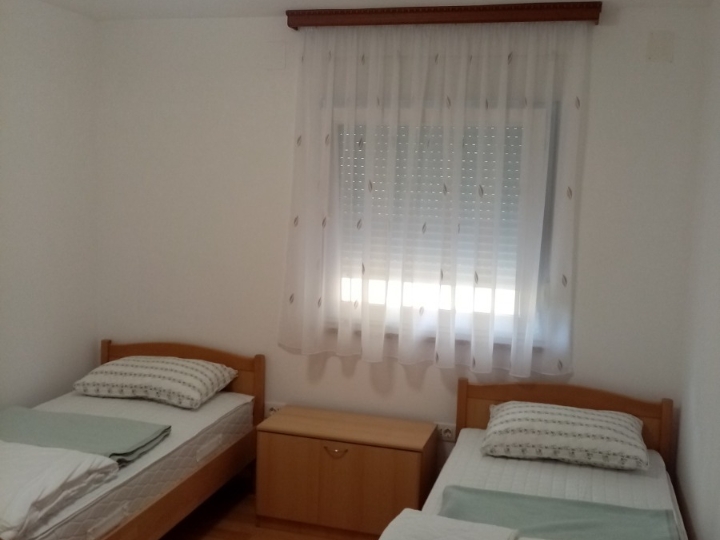 Stan 40 m2, Podmurvice