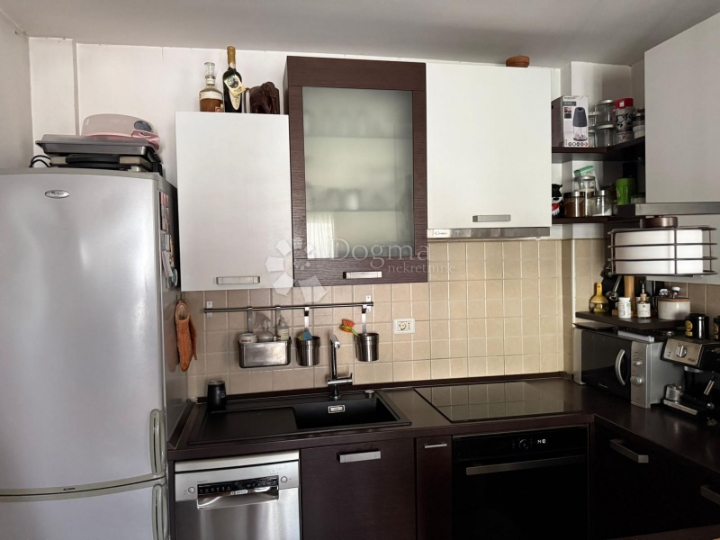 Predivan stan u Puli s oazom mira na terasi