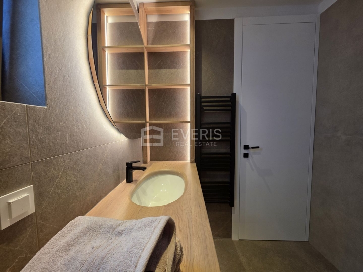 Opatija centar, stan 80 m2, najam