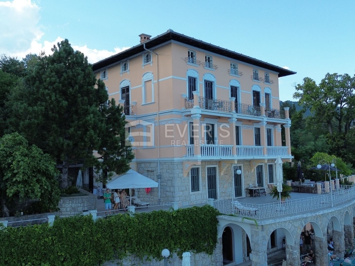 Ičići, stan u vili, 140m2, najam