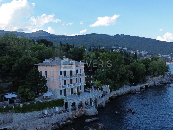 Ičići, stan u vili, 140m2, najam