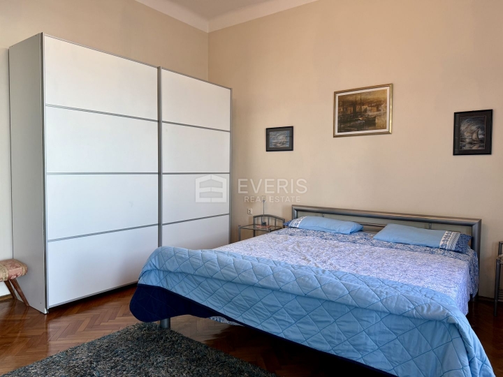 Ičići, stan u vili, 140m2, najam