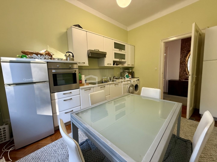 Opatija okolica, Ičići, stan u vili, 140 m2, najam