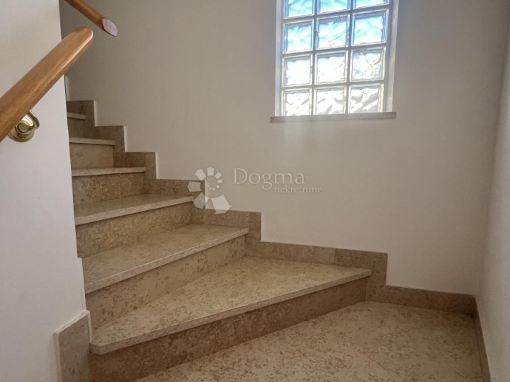 Kuća u okolici Marčane, dvojna kuća 113m2
