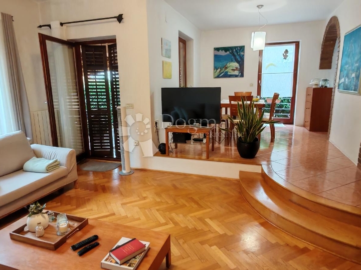 Predivna obiteljska kuća