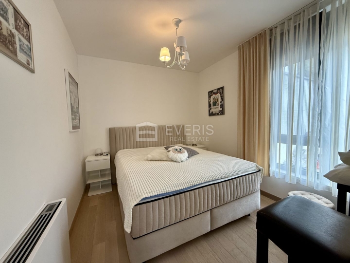 Opatija, luksuzni stan s garažnim mjestom i okućnicom, 78 m2
