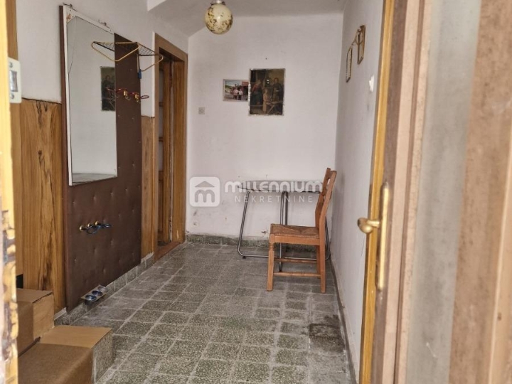 Klana, 160m2, kuća u nizu, garaža, okućnica