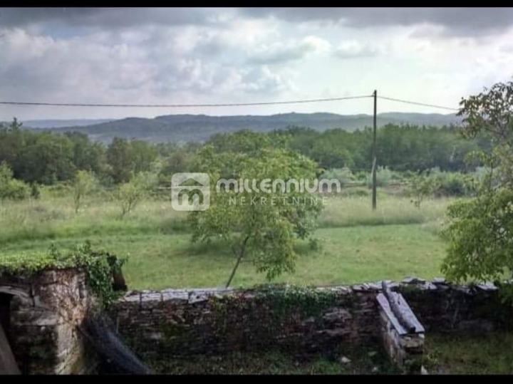Istra, Oprtalj, 160m2, kamena kuća s velikom okućnicom