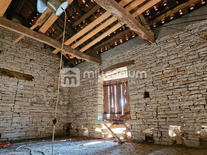 Istra, Oprtalj, 160m2, kamena kuća s velikom okućnicom